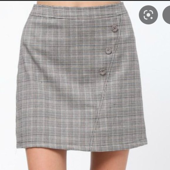 🔥High Waisted Plaid Skirt🔥 |  **DISCOUNTED SHIPPING** 📦 ✈️ - Picture 1 of 4